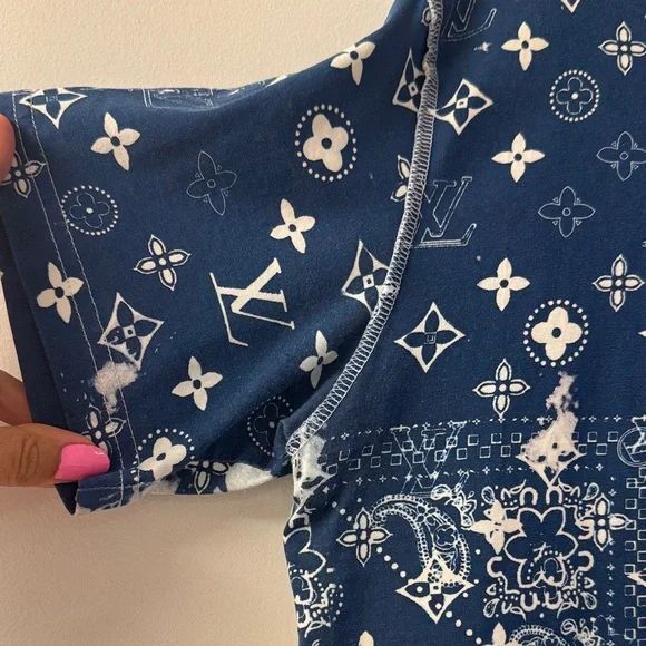 Louis Vuitton Navy and White Patterned Tee - Picture 3 of 12